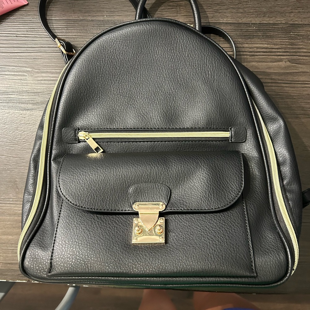 JustFab backpack - Picture 2 of 7